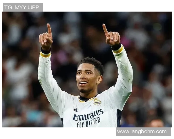 哪个足球明星加盟美国联赛引发球迷热议与期待